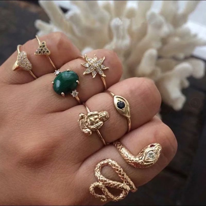 Multi-Piece Ring Ring With Diamonds Exaggerated Emerald Snake-Shaped Joint Ring 7-Piece Set