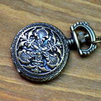 Vintage men and women necklace watch