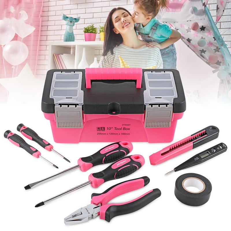 Assembler des kits d'outils ménagers