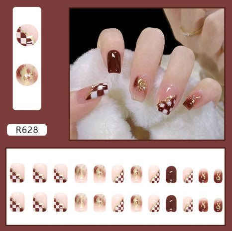 Simple Color-Block Nail Art For A Fairer Look 24-piece Wearable Nail Tips With Gradient Design