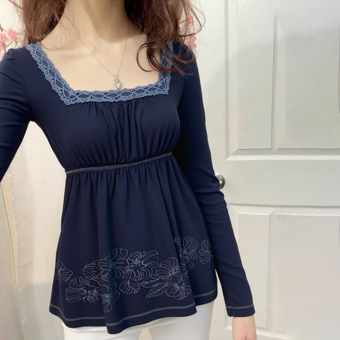 Nouveau haut polyvalent à manches longues et coupe trapèze de couleur unie