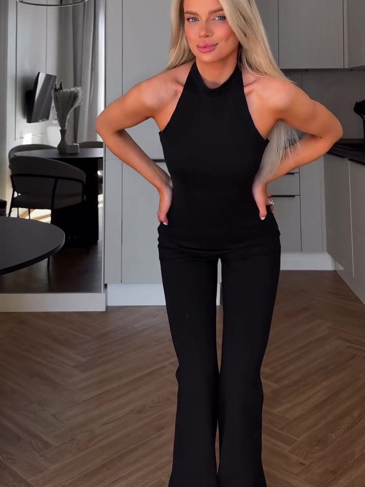 Combinaison noire sans manches à licou