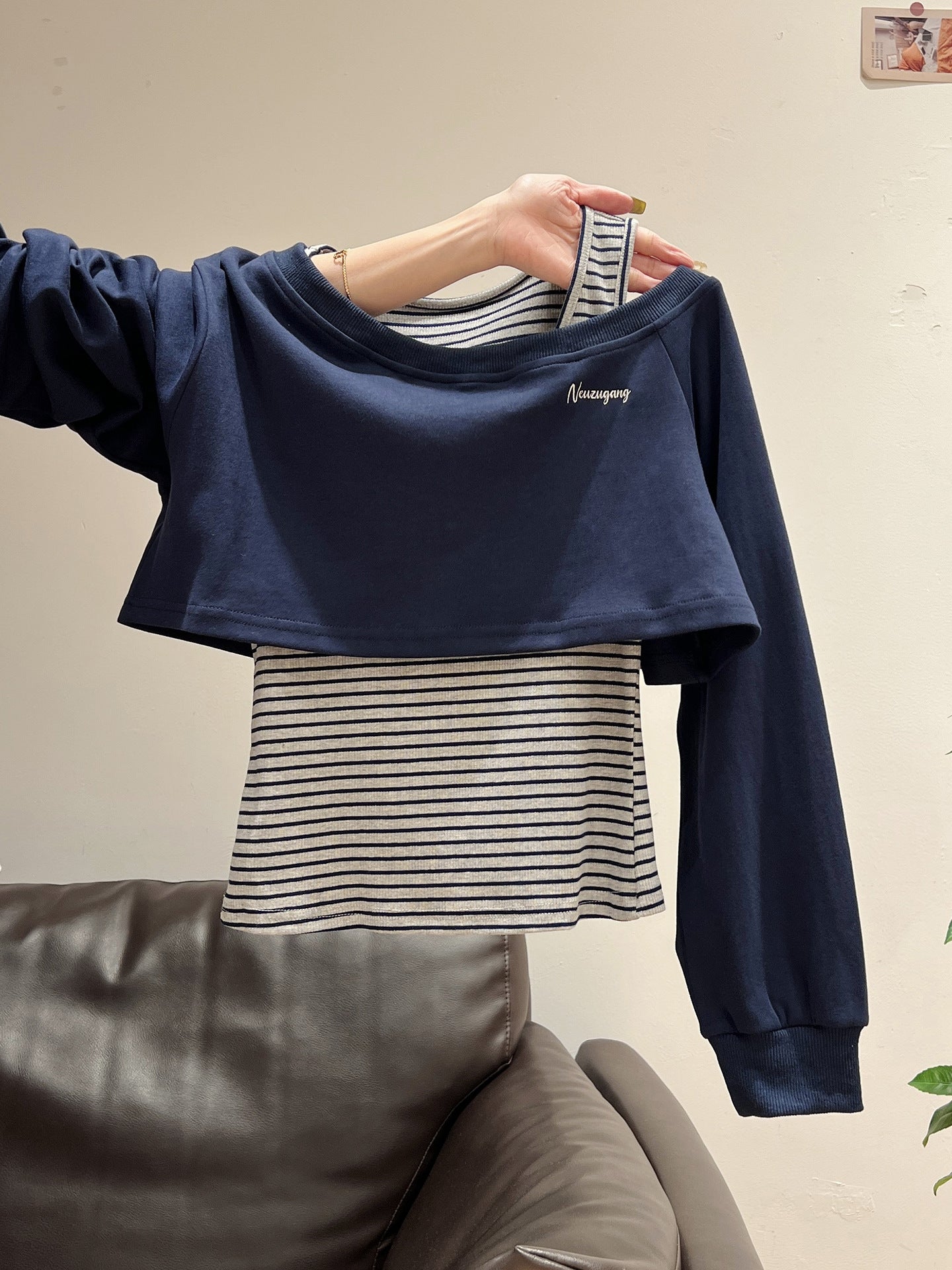 Long-sleeve Striped Hoodie Paired With A Vesta Two-piece Top Set