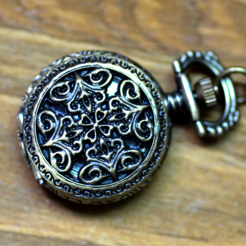 Vintage men and women necklace watch