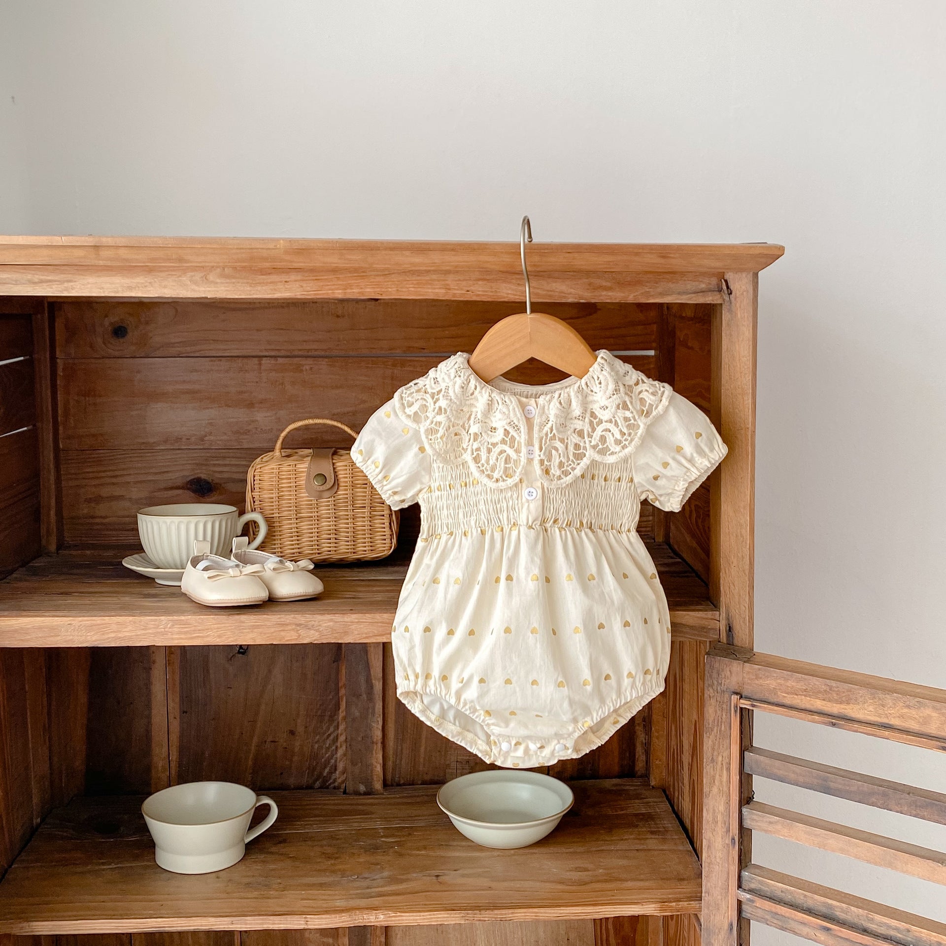 Big Lace Lapel Heart Printing Short Sleeved Kazakhstan Young Baby Girl Onesie Jumpsuit