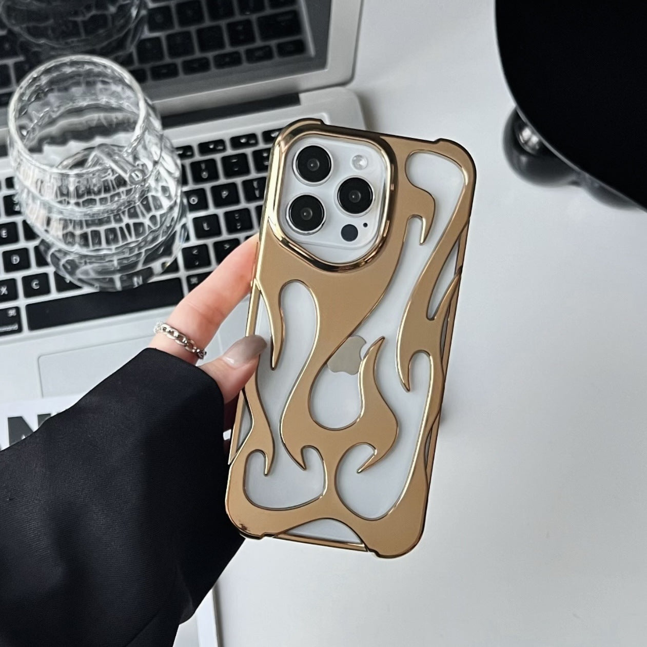 Electroplated Hollow Heat Dissipation Phone Case null