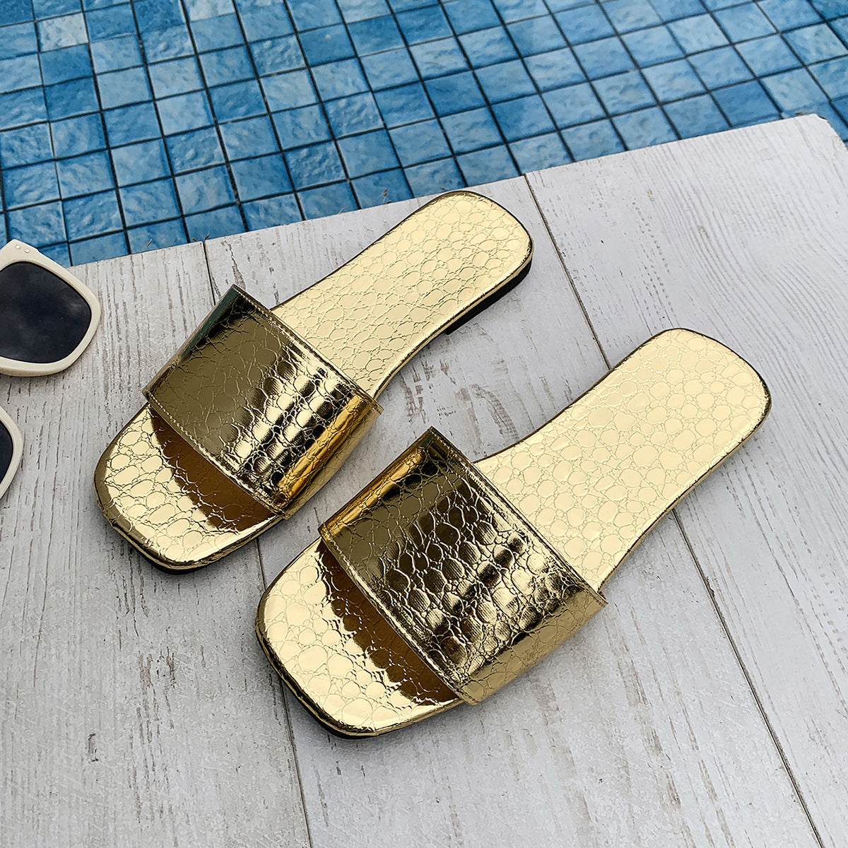 Fashion Crocodile-textured Slides Slippers Summer Square Toe Flat Sandals Summer Seaside Vacation Beach Shoes For Women null