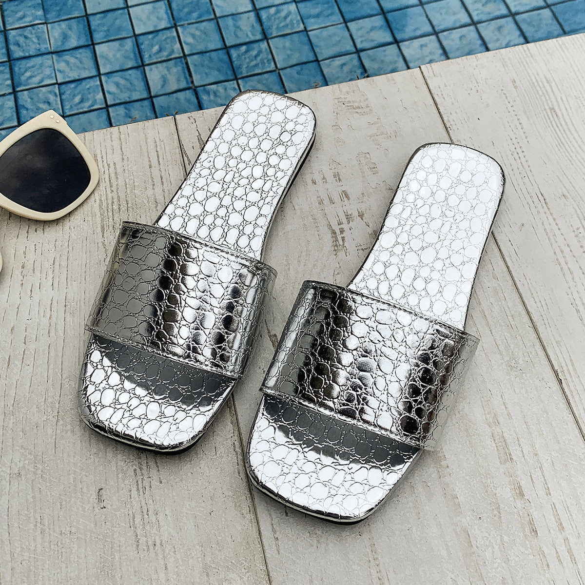 Fashion Crocodile-textured Slides Slippers Summer Square Toe Flat Sandals Summer Seaside Vacation Beach Shoes For Women null