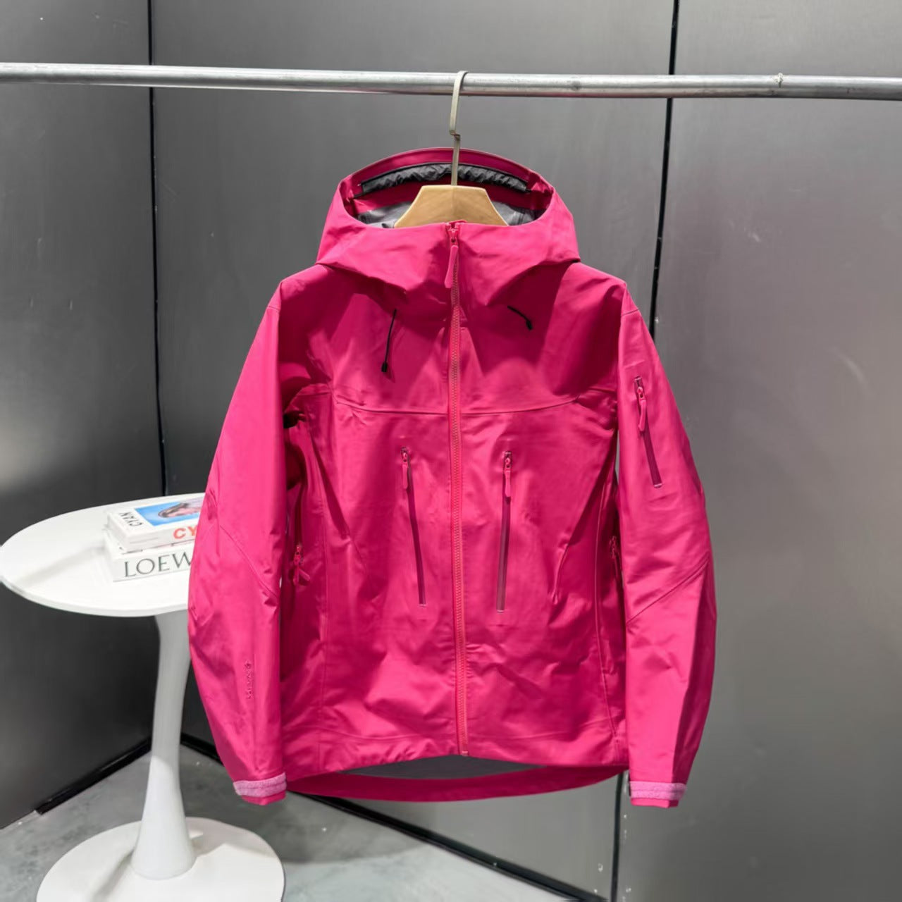 Outdoor Windproof And Waterproof Hardshell Jacket For Sports
