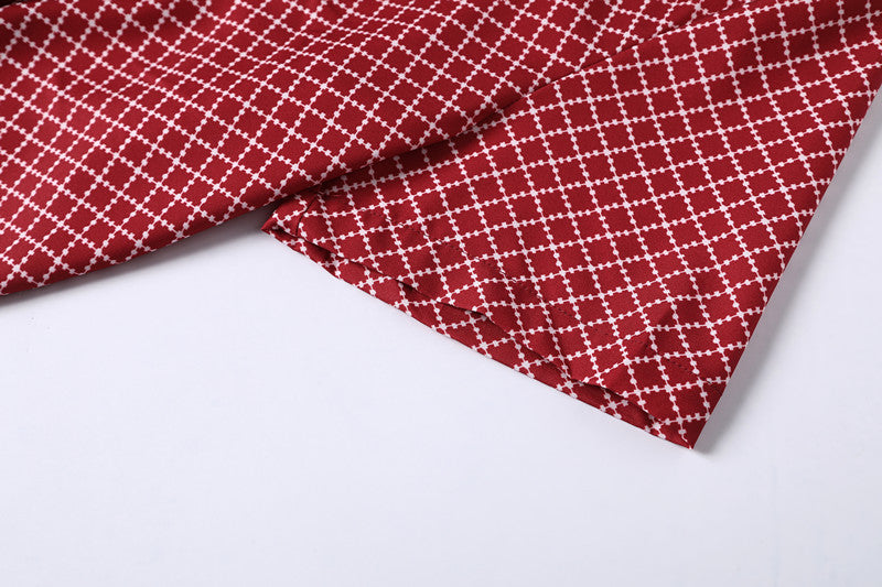 A Classic And Fashionable Diamond-shaped Small Checkered Shirt For Men