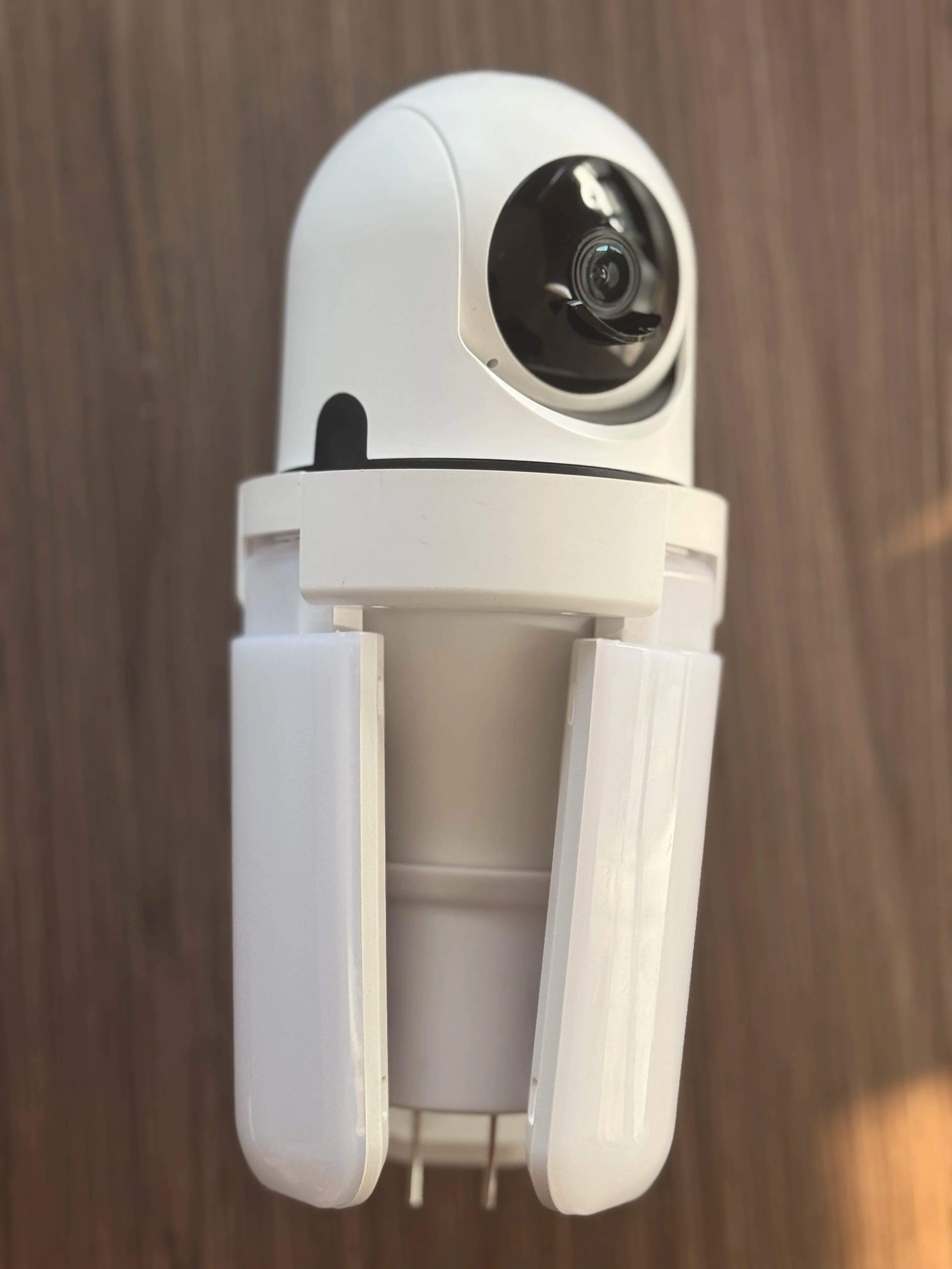 2025 Hot Sale Bulb Wifi Motion Detection Home Security Two-way Voice Indoor Cameras Screw Wide Angle