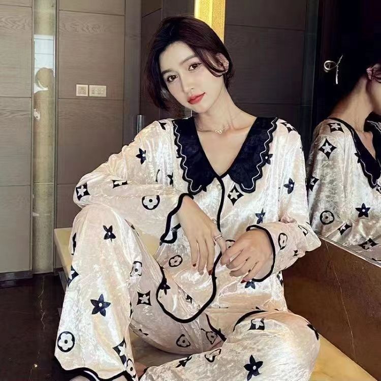 Women's Simple Printed Velvet Long Sleeves Trousers Pajamas Suit null