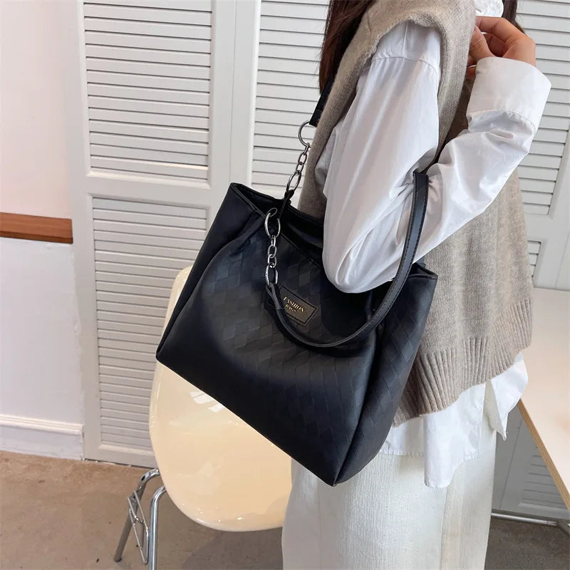 2025 New Fashionable Style High-end and Niche Commuting Handbags Large Capacity Bags Women's Versatile Shoulder Bag Tote Bags