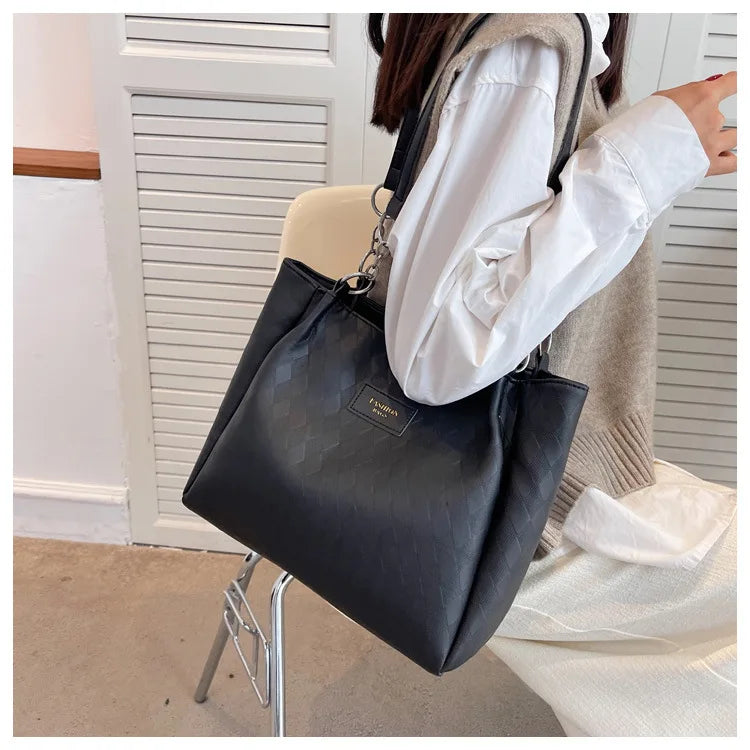 2025 New Fashionable Style High-end and Niche Commuting Handbags Large Capacity Bags Women's Versatile Shoulder Bag Tote Bags