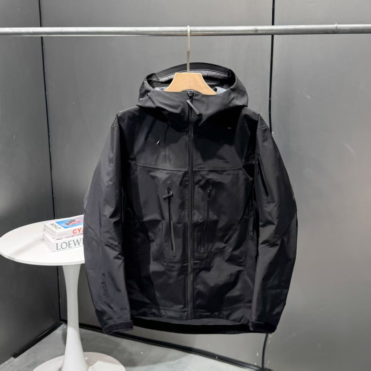 Outdoor Windproof And Waterproof Hardshell Jacket For Sports