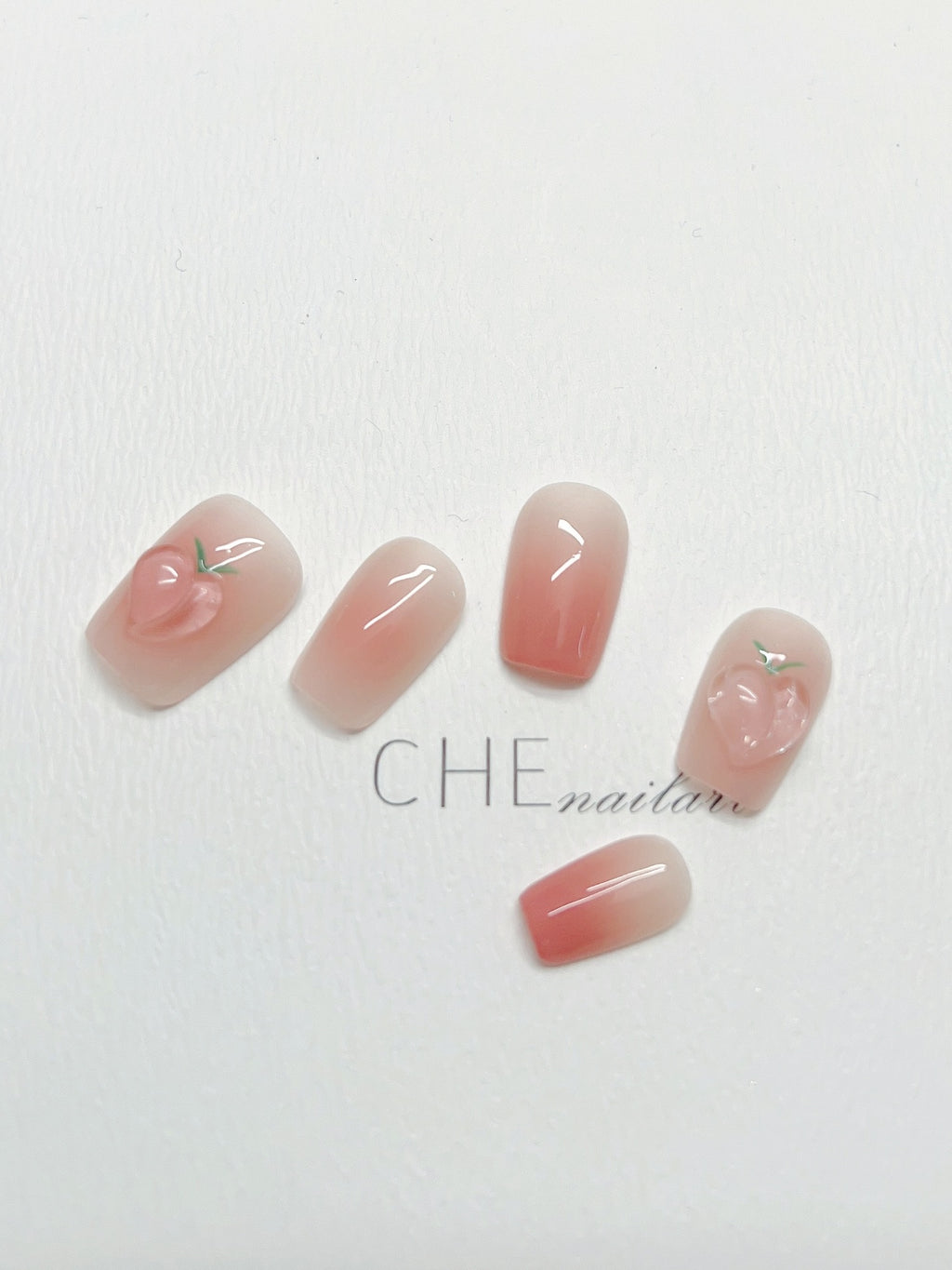 Hand-worn Nail Short Ladder Manicure