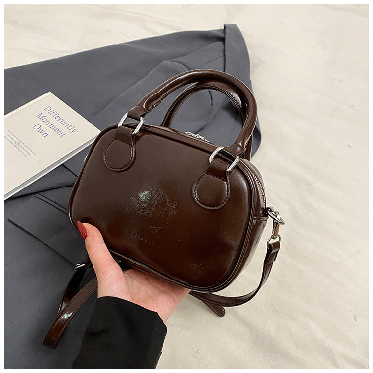 Women's  Shoulder Messenger Bag Portable And Fashion Handbag null