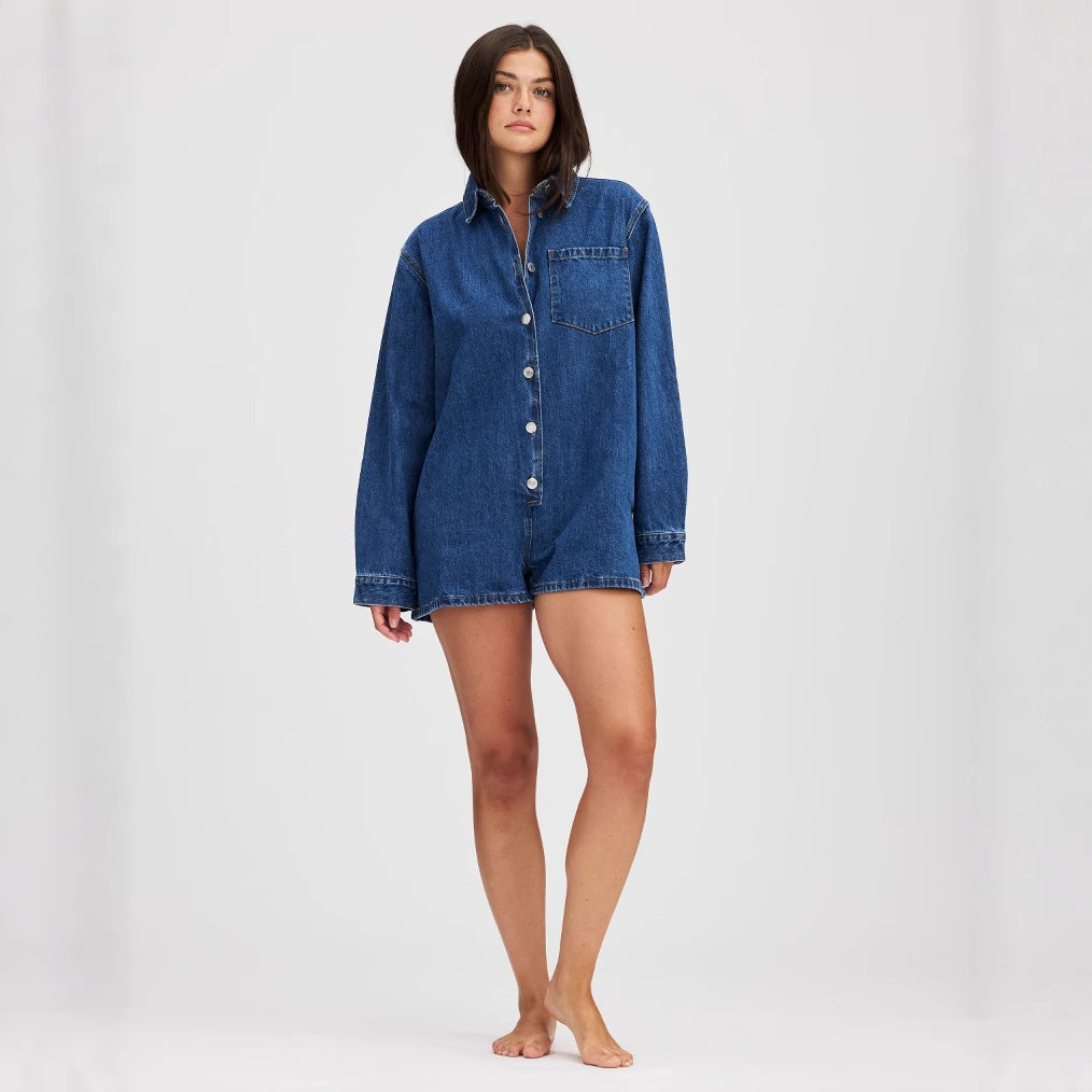 Retro-style Relaxed-fit Womens Top With A Turn-down Collar And Buttons