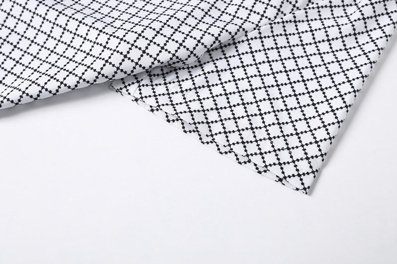 A Classic And Fashionable Diamond-shaped Small Checkered Shirt For Men