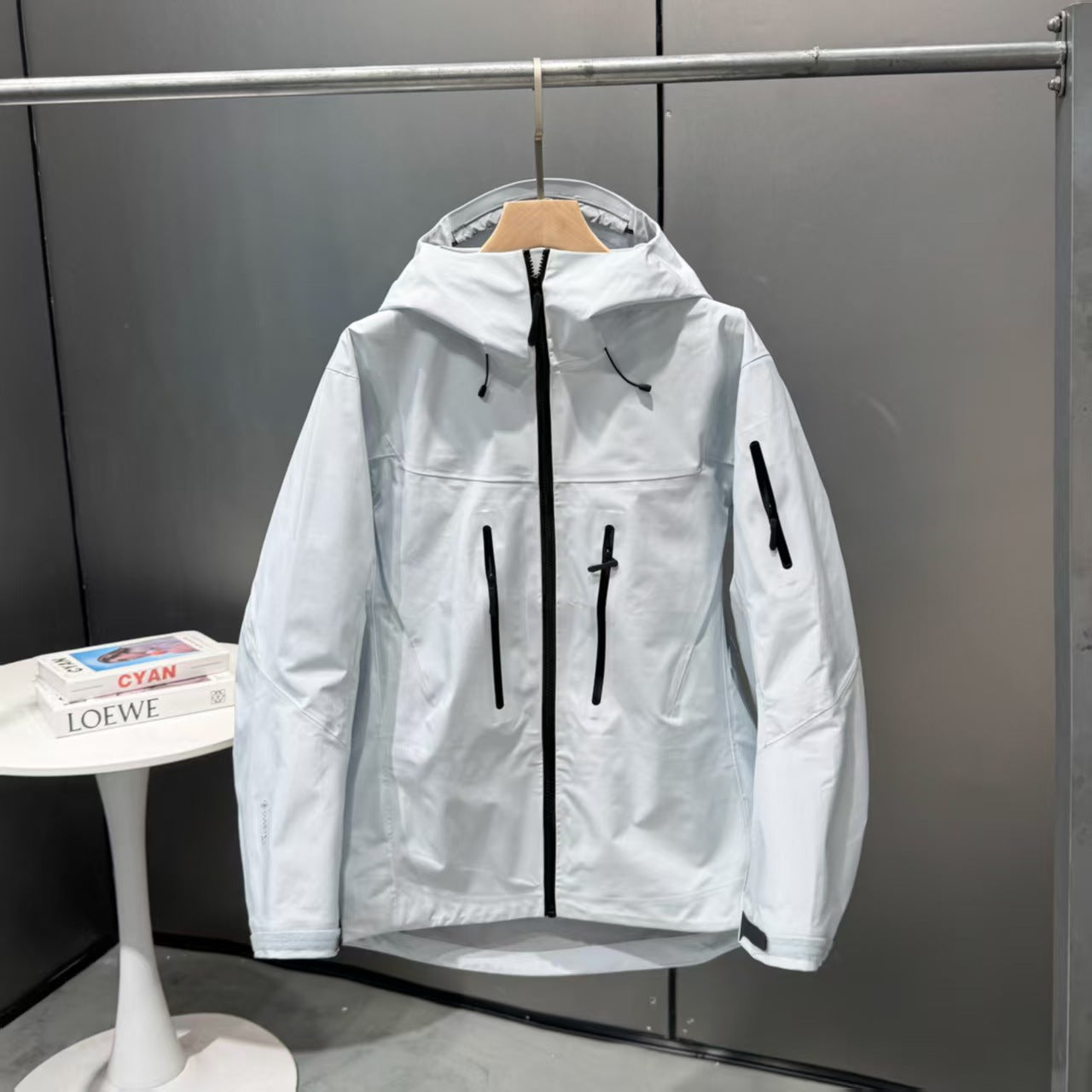 Outdoor Windproof And Waterproof Hardshell Jacket For Sports