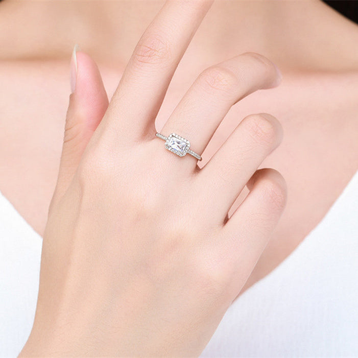 Bague rectangulaire incrustée de zircon, en argent, style européen et américain, légère, pour fête, mode, décoration de main, vente chaude sur Amazon, accessoires pour femmes