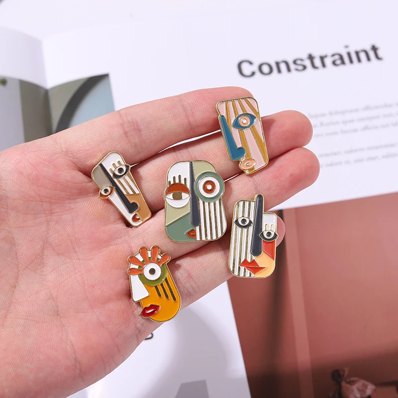 Art Retro Face Mask Metal Enamel Brooch Exaggerated Abstract Oil Painting Badge Fashion Lapel Backpack Jewelry Accessories Gift