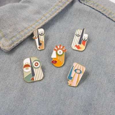 Art Retro Face Mask Metal Enamel Brooch Exaggerated Abstract Oil Painting Badge Fashion Lapel Backpack Jewelry Accessories Gift