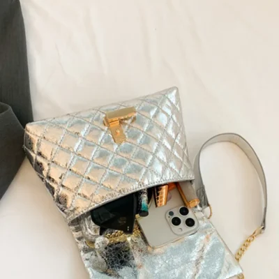Women PU Leather Shoulder Bag  Chic Glitter Design Tote Handbag Sparkly Y2K Cell Phone Bag Female Crossbody Commuting Bag