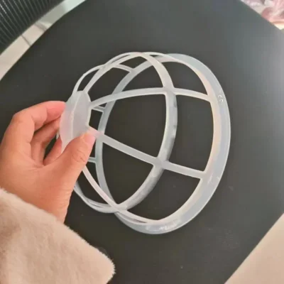 Hat washing bag, washing machine hat protection bag, hat cleaning laundry bag, anti-deformation mesh organizing bag with zipper.