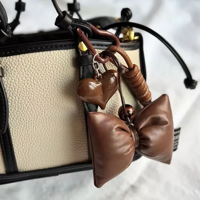 Vintage Brown Leather Bow Heart Pendant Fashion Tennis Keychain Braided Lanyard Key Ring Suitable for Women Bag Pendant