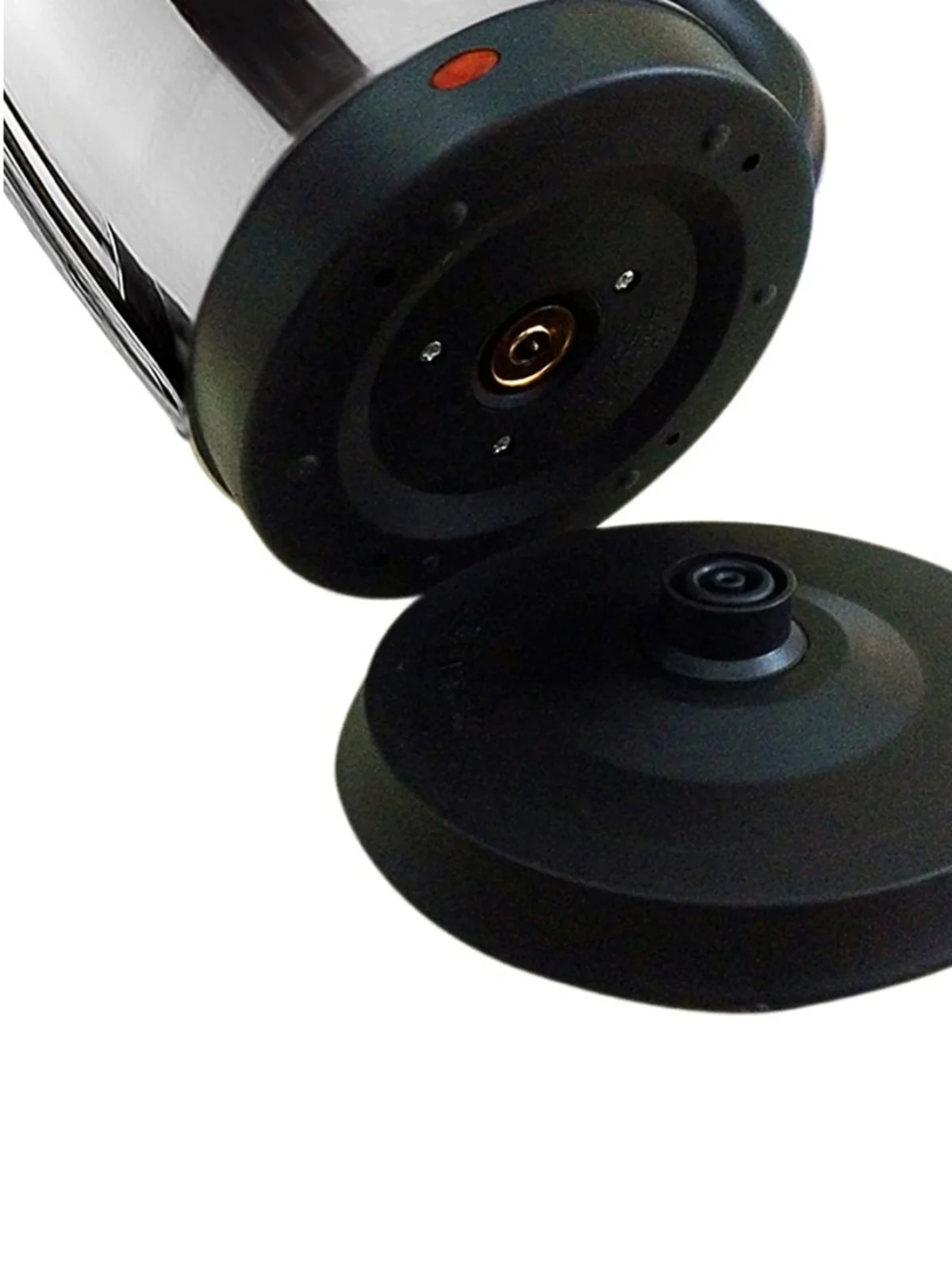 Stainless steel electric kettle.Mesh water outlet design, 360-degree rotating base, 2L to meet the needs of a family