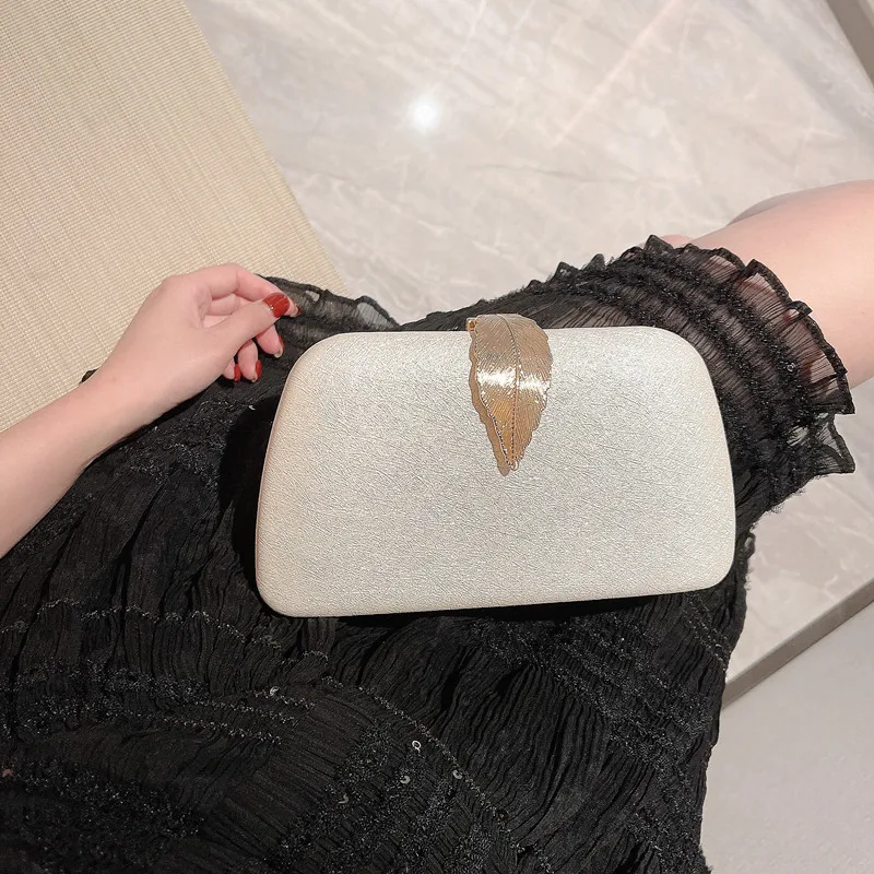 Women's Fashion Classic Leaf Buckle Box Dinner Bag Clutch Party Bag Annual Party Bag Reception Handbag Chain Bag Wedding Mini Ba