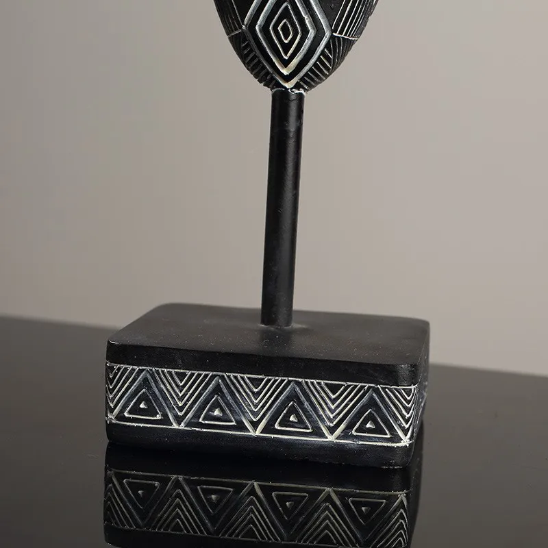 African Style Face Mask Ornament Sculpture Decoration Resin Arts And Crafts Originality Pattern Carving Retro With Base For Home