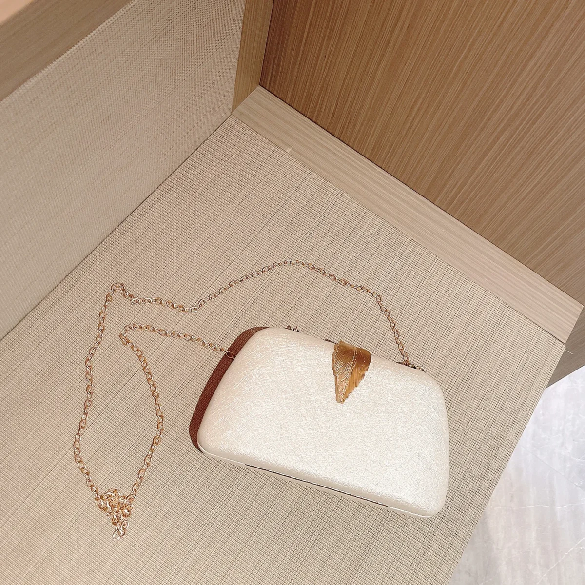 Women's Fashion Classic Leaf Buckle Box Dinner Bag Clutch Party Bag Annual Party Bag Reception Handbag Chain Bag Wedding Mini Ba