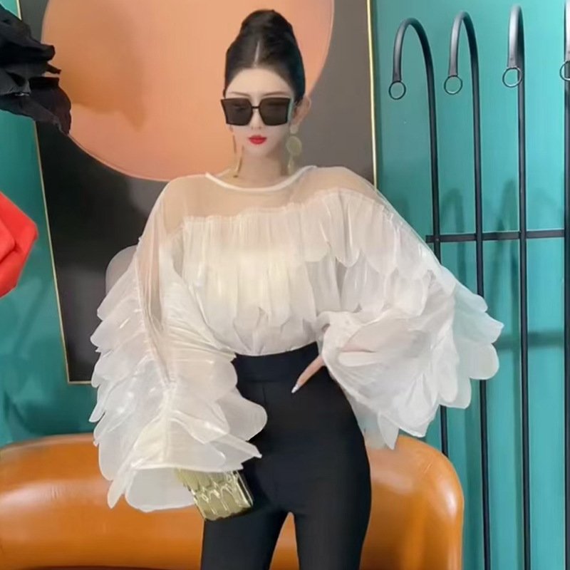 Chic Batwing-sleeve Blouse With Irregularly Shaped Ruffled Trim - Image 3