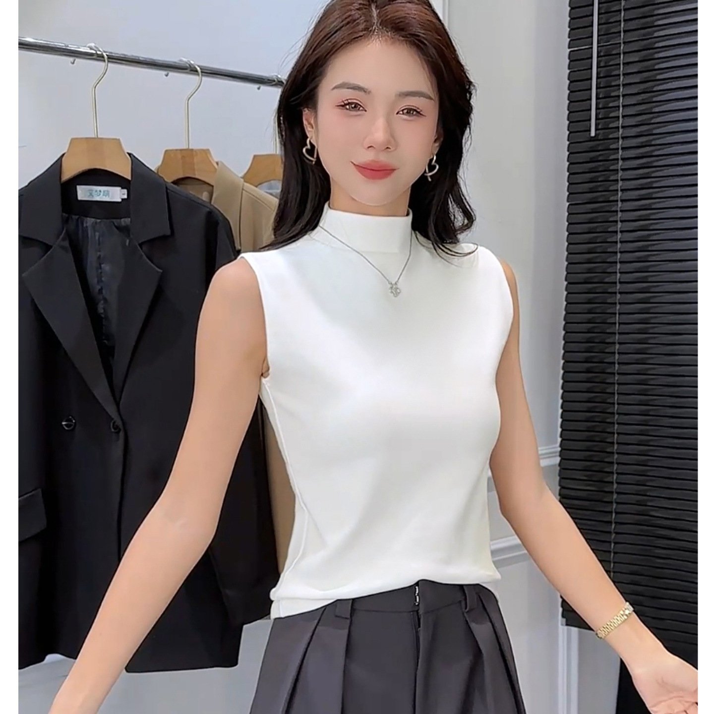Womens Half-Neck Thickened Thermal Vest - Image 2