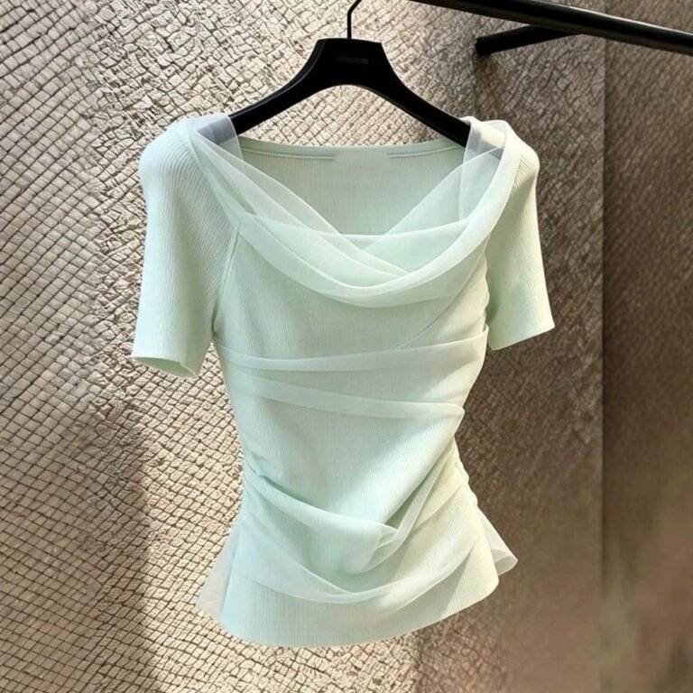 Summers Stunning New Cinched-waist Top