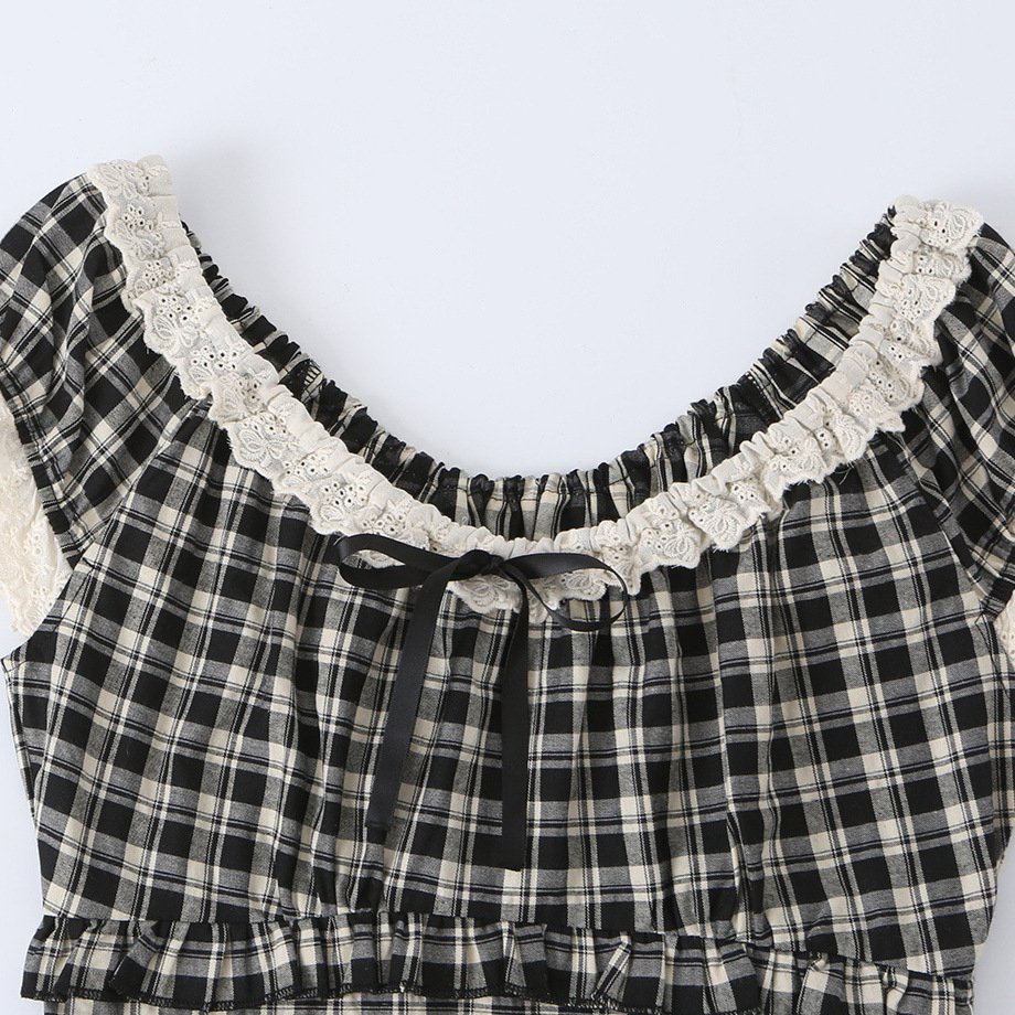 French-style Vintage Plaid Top With Ruffled Trim And Small Puff Sleeves - Image 3