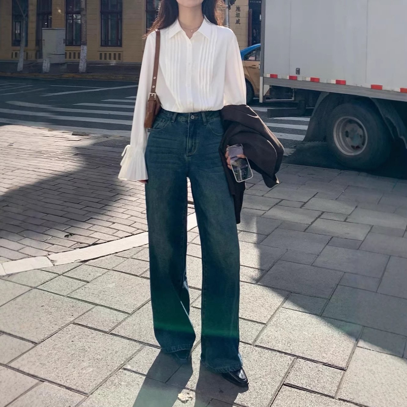 Casual French-style White Womens Blouse - Image 5