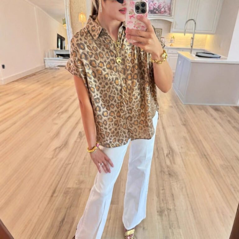 Wear A Short-sleeved Lapel Shirt A Leopard-print Casual Top