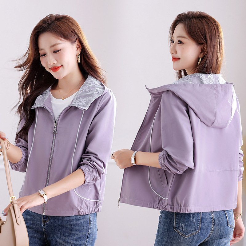 2025 New Autum Lace Hooded Jacket Women's Fashionable Middle-Aged Mother's Cardigan Contrasting Top - Image 2