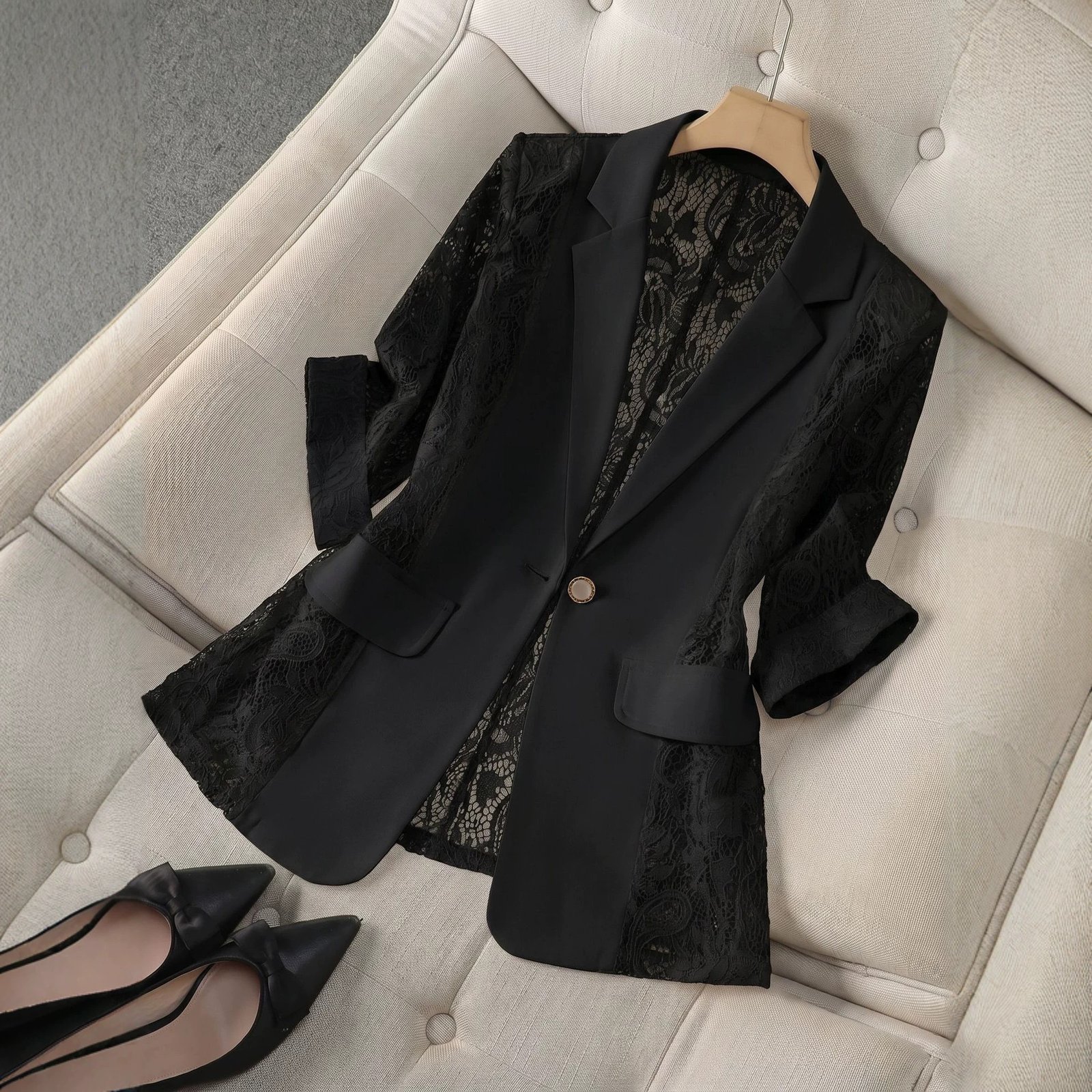 Fashionable Lace-Panel Blazer For Women - Image 3