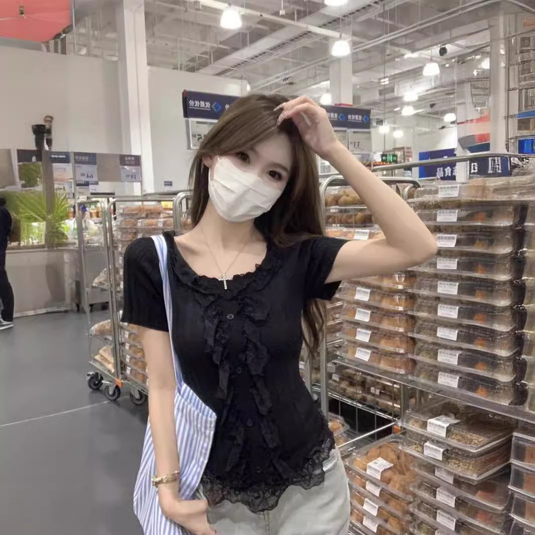 Elegant Lace-Trimmed Knitted Top For Women - Image 3